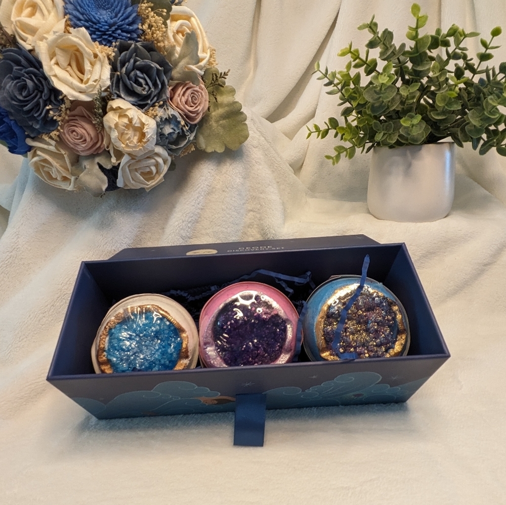 🌸 Bath Bomb Geode Geological Gift Box with 3 from Patisserie London NIB - Picture 6 of 16